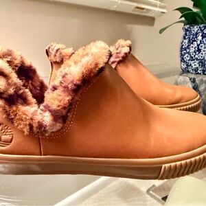 Timberland Skyla Bay Women's Leopard faux Fur-Lined Slip-on. EUC 9